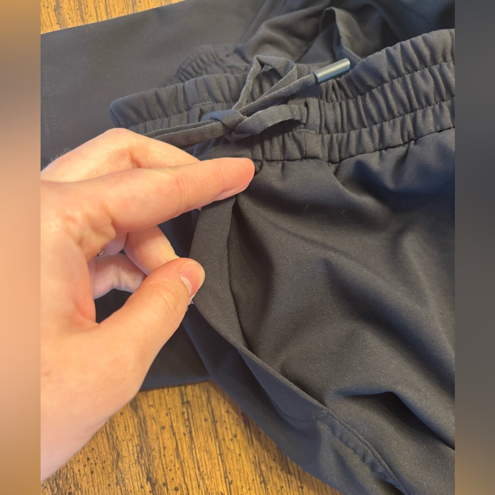 Lululemon women’s straight leg ankle pull on pant Small - Picture 9 of 11